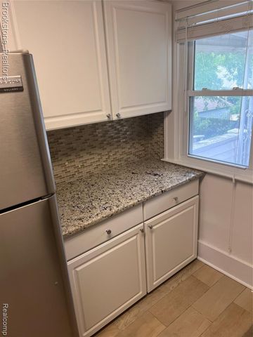 441 W Troy Street, Ferndale, MI 48220