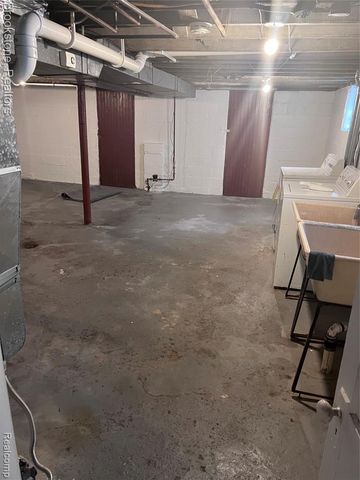 441 W Troy Street, Ferndale, MI 48220