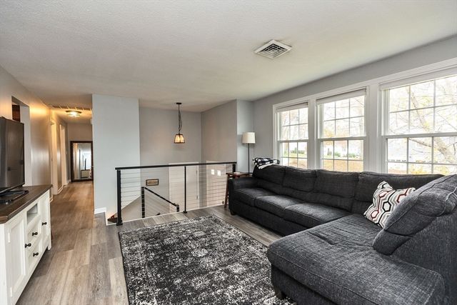 541 Pickering Street, Manchester, NH 03104