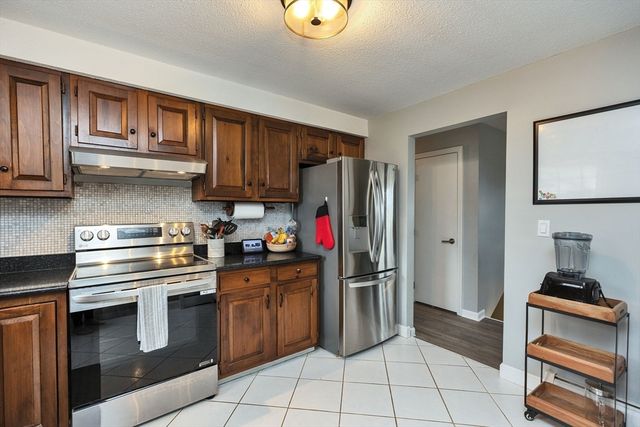 541 Pickering Street, Manchester, NH 03104