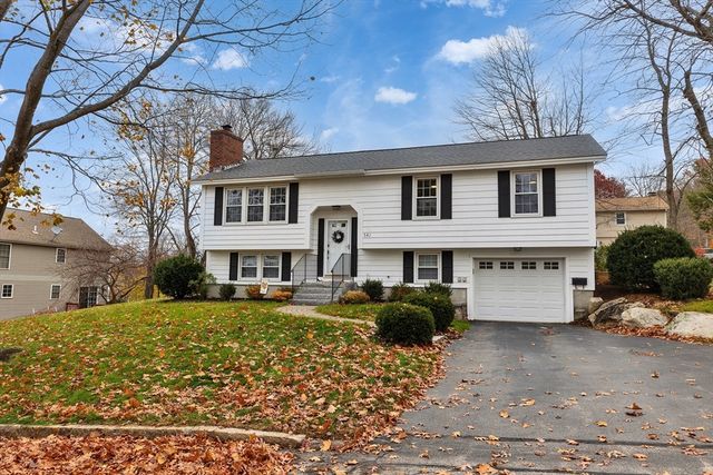 541 Pickering Street, Manchester, NH 03104