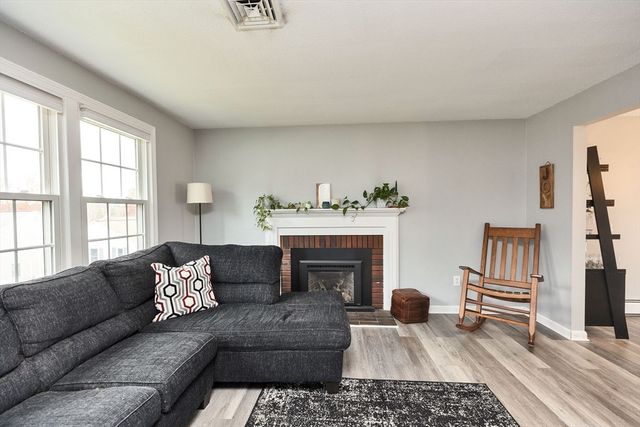 541 Pickering Street, Manchester, NH 03104