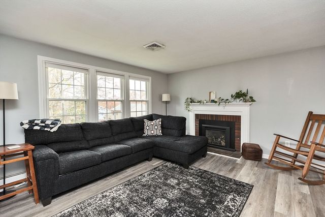 541 Pickering Street, Manchester, NH 03104