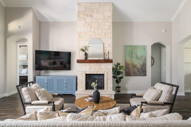 893 Blue Ridge DR, Dripping Springs, TX 78620