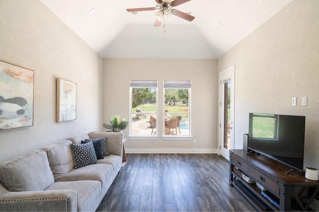 893 Blue Ridge DR, Dripping Springs, TX 78620
