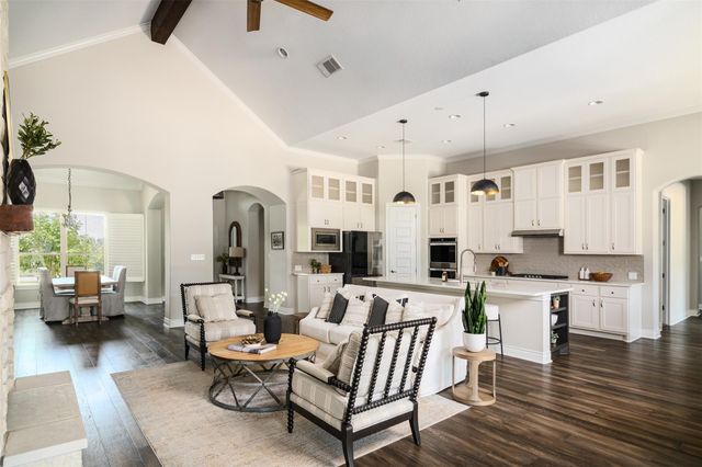 893 Blue Ridge DR, Dripping Springs, TX 78620