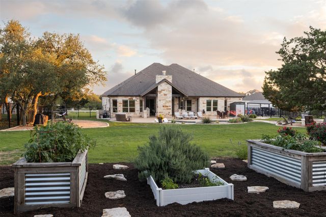 893 Blue Ridge DR, Dripping Springs, TX 78620
