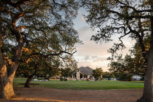 893 Blue Ridge DR, Dripping Springs, TX 78620