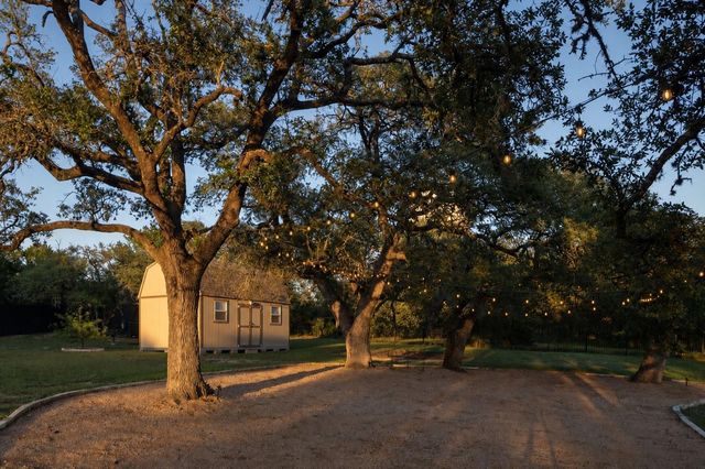 893 Blue Ridge DR, Dripping Springs, TX 78620
