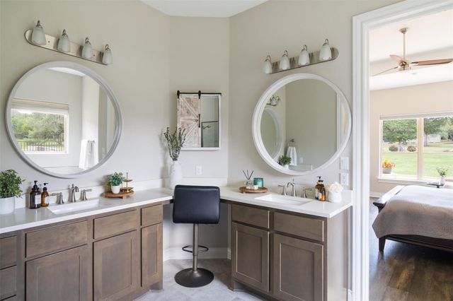 893 Blue Ridge DR, Dripping Springs, TX 78620