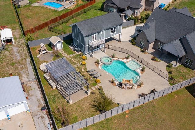 7566 Don Bruce Ct, Christiana, TN 37037