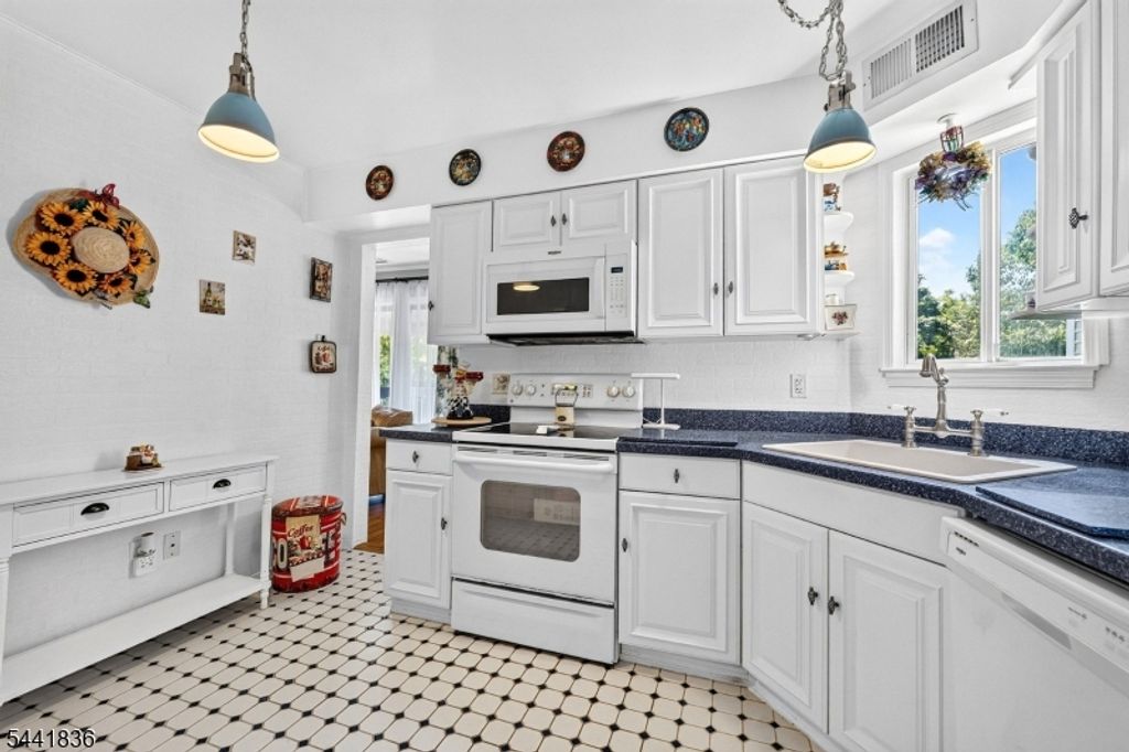 3411 Richmond Ct, Hillsborough Twp., NJ 08844 — photo 2