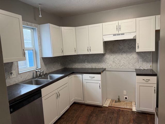 512 E Lincoln Ave, Wellington, KS 67152