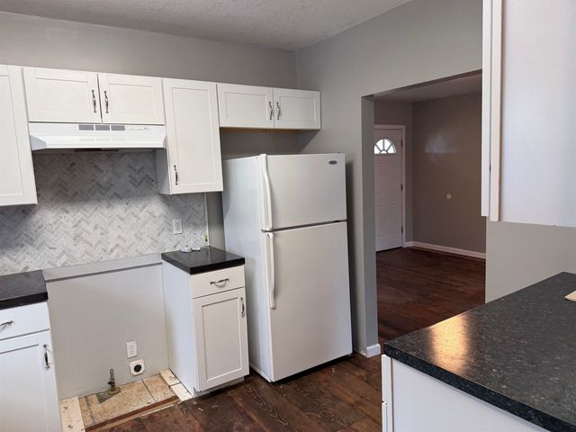 512 E Lincoln Ave, Wellington, KS 67152