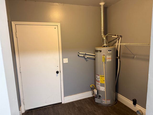 512 E Lincoln Ave, Wellington, KS 67152