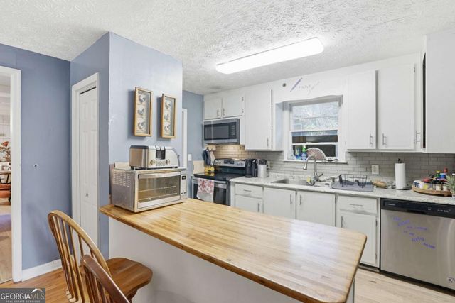 2016 Indiana Avenue, Savannah, GA 31404