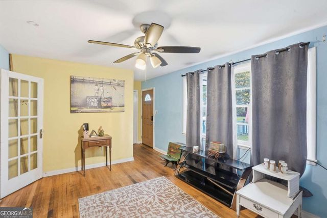 2016 Indiana Avenue, Savannah, GA 31404