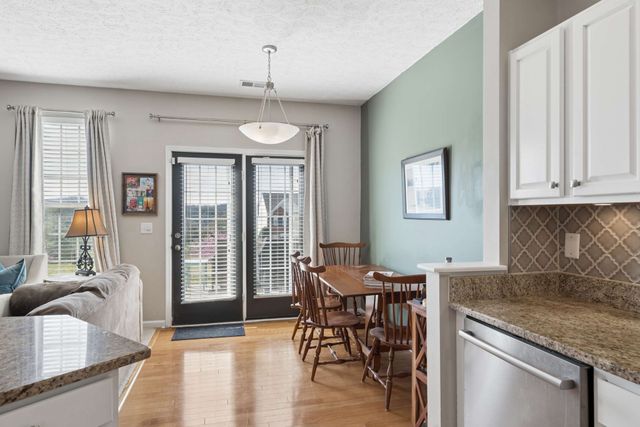 7277 Charlotte Pike Unit 214, Nashville, TN 37209