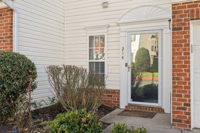 7277 Charlotte Pike Unit 214, Nashville, TN 37209