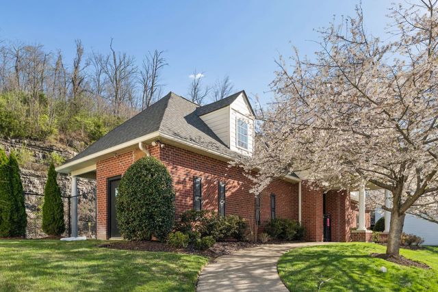 7277 Charlotte Pike Unit 214, Nashville, TN 37209