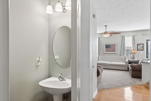 7277 Charlotte Pike Unit 214, Nashville, TN 37209