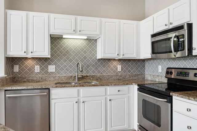 7277 Charlotte Pike Unit 214, Nashville, TN 37209