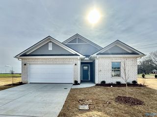 7104 Hampton Mill Drive SE, Owens Cross Roads, AL 35763