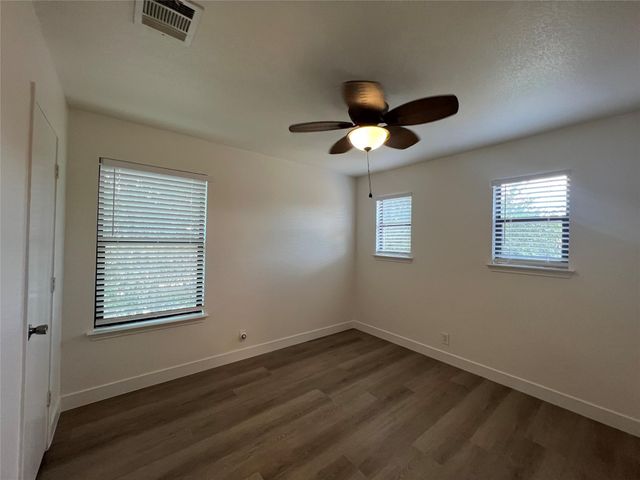 821 New Bridge DR, Kyle, TX 78640