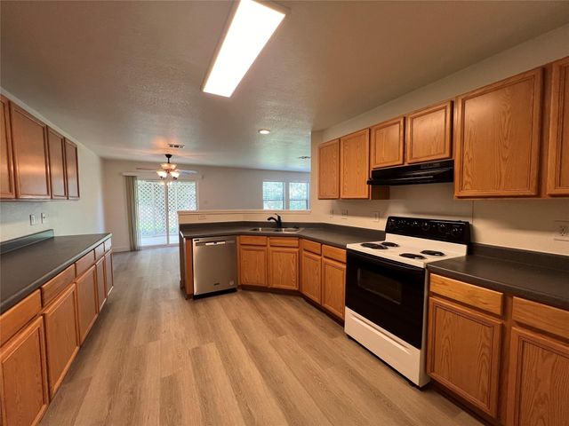 821 New Bridge DR, Kyle, TX 78640