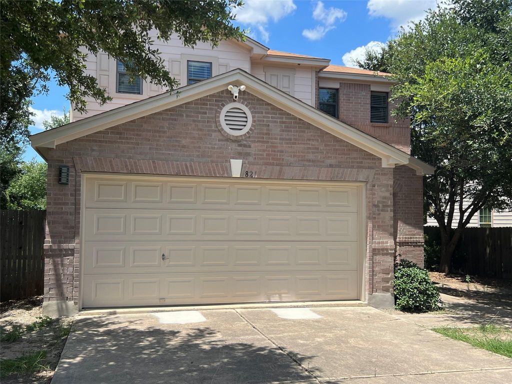 821 New Bridge DR, Kyle, TX 78640