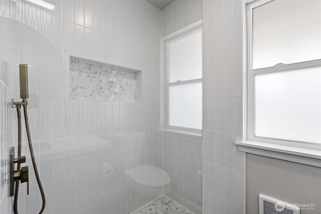 6400 44th Avenue S, Seattle, WA 98118