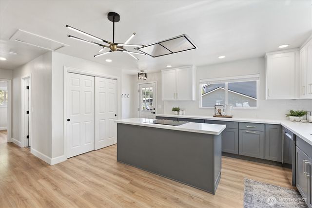 6400 44th Avenue S, Seattle, WA 98118