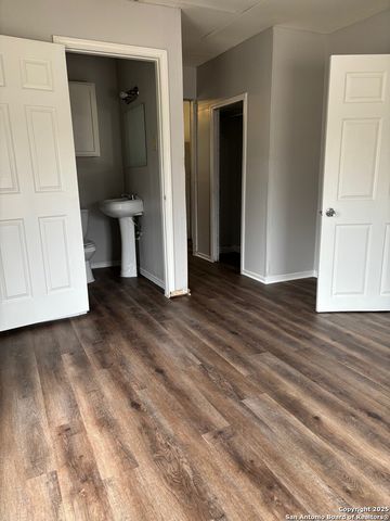 5534 San Fernando St Apt 2, San Antonio, TX 78237