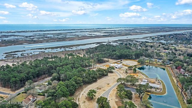 259 E Wayfinder Lane, Hampstead, NC 28443