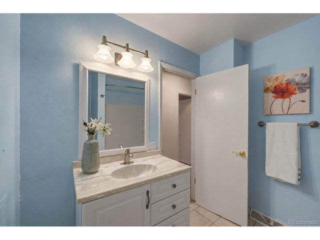 7310 S Syracuse Ct, Centennial, CO 80112