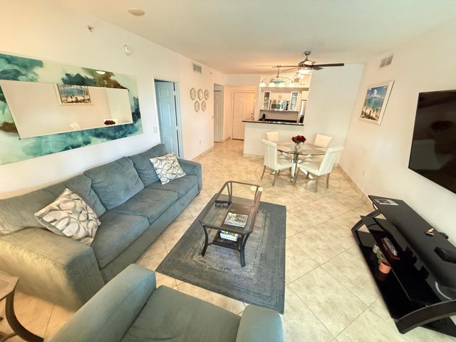 700 E Boynton Beach Boulevard 203, Boynton Beach, FL 33435