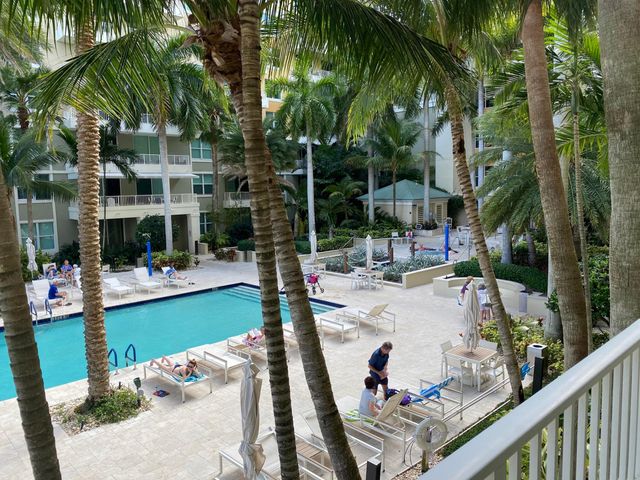 700 E Boynton Beach Boulevard 203, Boynton Beach, FL 33435