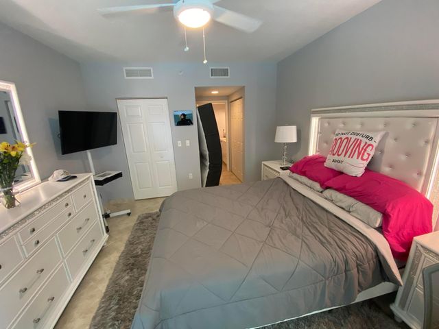 700 E Boynton Beach Boulevard 203, Boynton Beach, FL 33435