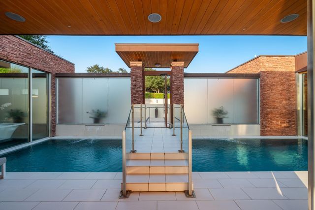 105 Edgewater CV, Lakeway, TX 78734