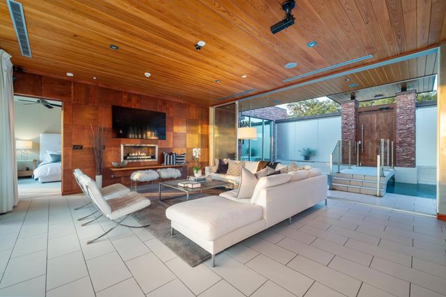 105 Edgewater CV, Lakeway, TX 78734