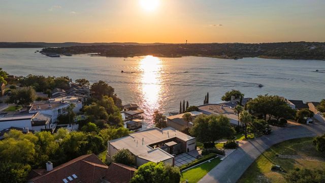 105 Edgewater CV, Lakeway, TX 78734