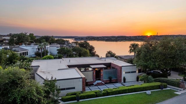 105 Edgewater CV, Lakeway, TX 78734