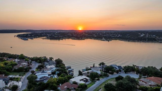 105 Edgewater CV, Lakeway, TX 78734
