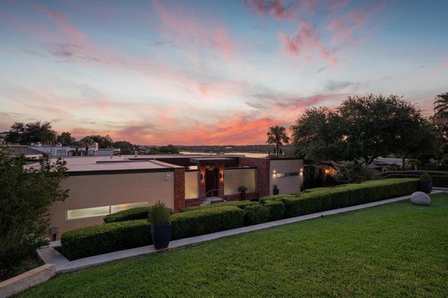 105 Edgewater CV, Lakeway, TX 78734