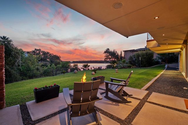 105 Edgewater CV, Lakeway, TX 78734