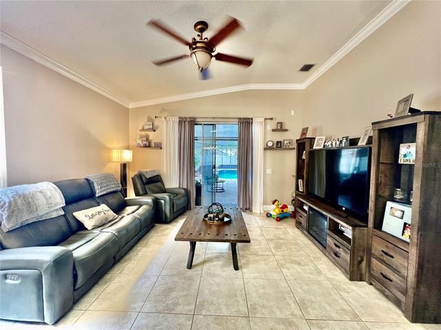 9118 WHISPERING WILLOW WAY, Tampa, FL 33614