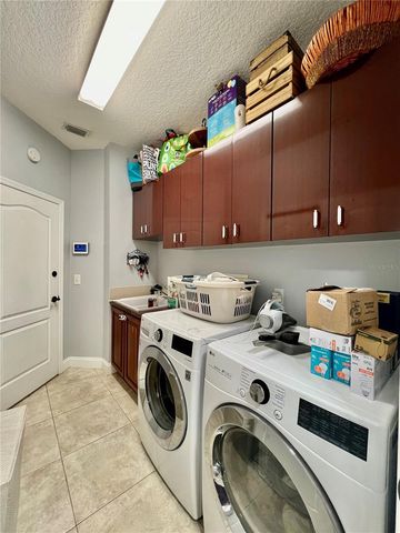 9118 WHISPERING WILLOW WAY, Tampa, FL 33614