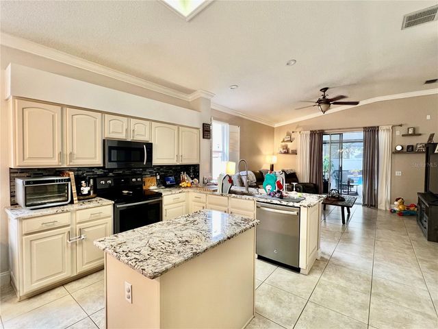 9118 WHISPERING WILLOW WAY, Tampa, FL 33614