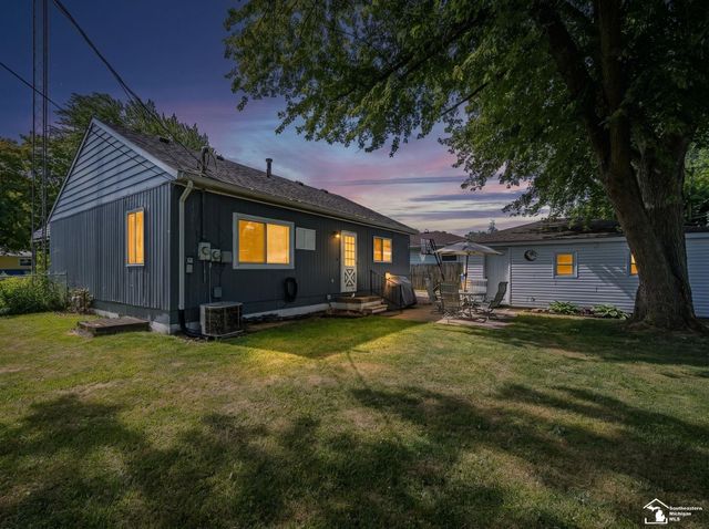 1693 Roman Drive, Frenchtown Twp, MI 48162