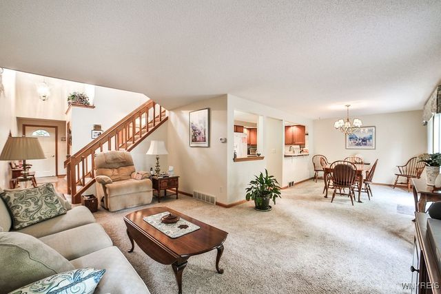 31 Northwood Drive, Lancaster, NY 14043